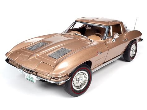 1963 corvette sting ray diecast in metal box|1963 Corvette Stingray coupe.